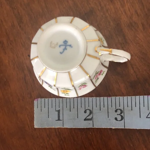 VINTAGE DEMITASSE CUP AND SAUCER SET BY FÜRSTENBURG - Picture 14 of 16